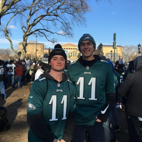 EAGLES FANS TAKE TO THE STREETS OF PHILLY