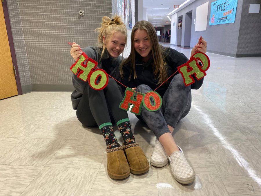 SGA BRIGHTENS HALLS AND SPIRITS WITH HOLIDAY DECORATING